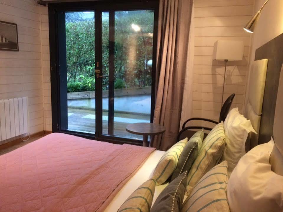 Hotel Monet La Rivière-Saint-Sauveur Exteriör bild